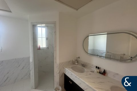 Villa in Arabian Ranches, Dubai 4 bedrooms, 321 sq.m. № 98911 - photo 10