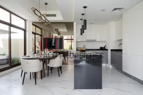 Таунхаус в District 11, Мохаммед Бин Рашид Сити, Дубай, 4 спальни, 260м², № 93285
