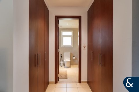 Villa in Palmera, Arabian Ranches, Dubai 3 bedrooms, 206 sq.m. № 76020 - photo 20