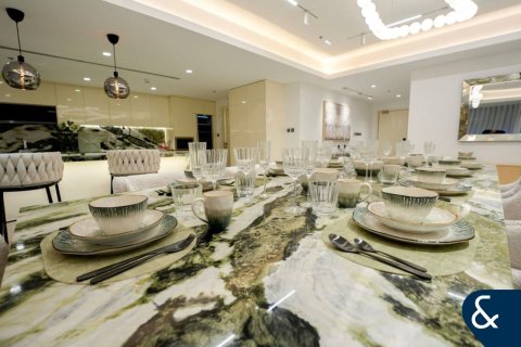 Apartment in Jumeirah Lake Towers, Dubai 4 bedrooms, 573 sq.m. № 76018 - photo 18