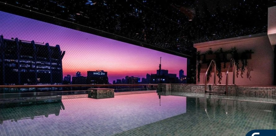 Apartment in Jumeirah Lake Towers, Dubai 4 bedrooms, 573 sq.m. № 76018