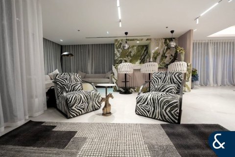 Apartment in Jumeirah Lake Towers, Dubai 4 bedrooms, 573 sq.m. № 76018 - photo 20