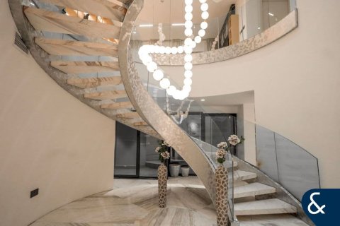 Apartment in Jumeirah Lake Towers, Dubai 4 bedrooms, 573 sq.m. № 76018 - photo 3