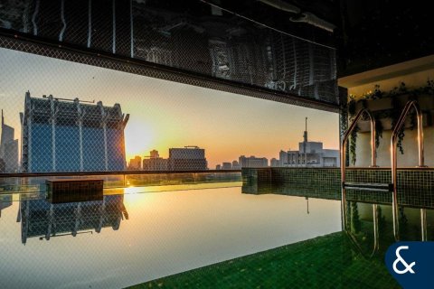 Apartment in Jumeirah Lake Towers, Dubai 4 bedrooms, 573 sq.m. № 76018 - photo 8