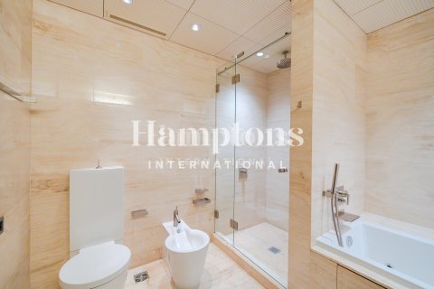 Appartement à Burj Khalifa, Dubai, 1 chambre, 102.379 m², № 113407