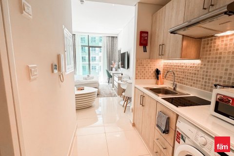 Apartment in Palm Jumeirah, Dubai 32.7 sq.m. № 70404 - photo 11