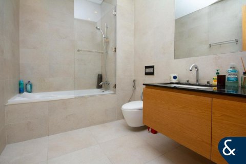 Apartamento en Business Bay, Dubai, 2 dormitorios, 115 m², № 88599 - foto 18