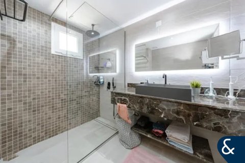 Villa in Meadows, Dubai 4 bedrooms, 540 sq.m. № 76583 - photo 10