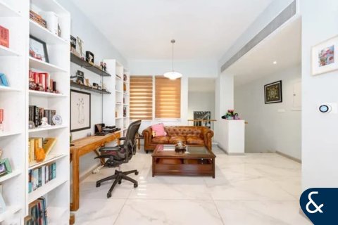 Villa in Meadows, Dubai 4 bedrooms, 540 sq.m. № 76583 - photo 8