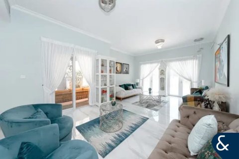Villa in Meadows, Dubai 4 bedrooms, 540 sq.m. № 76583 - photo 4