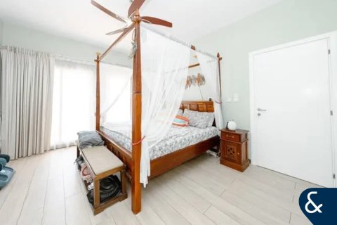 Villa in Meadows, Dubai 4 bedrooms, 540 sq.m. № 76583 - photo 12