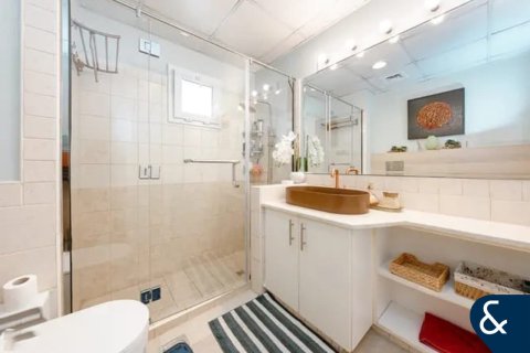 Villa in Meadows, Dubai 4 bedrooms, 540 sq.m. № 76583 - photo 7