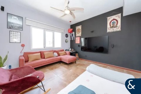 Villa in Meadows, Dubai 4 bedrooms, 540 sq.m. № 76583 - photo 15