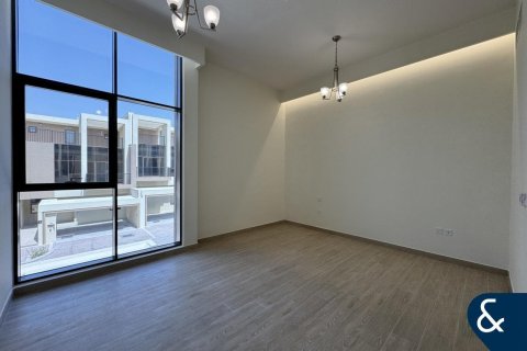 Villa in Victory Heights, Dubai Sports City, Dubai 4 bedrooms, 343 sq.m. № 76585 - photo 5