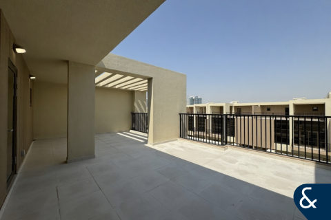 Villa in Victory Heights, Dubai Sports City, Dubai 4 bedrooms, 343 sq.m. № 76585 - photo 14