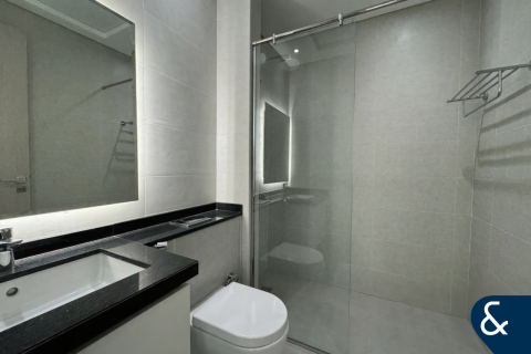 Villa in Victory Heights, Dubai Sports City, Dubai 4 bedrooms, 343 sq.m. № 76585 - photo 6