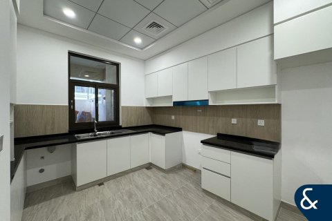 Villa in Victory Heights, Dubai Sports City, Dubai 4 bedrooms, 343 sq.m. № 76585 - photo 3