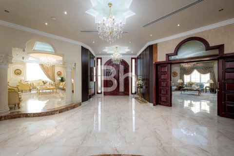Villa en Dubai, 7 dormitorios, 1073 m², № 21286 - foto 7