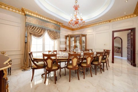 Villa en Dubai, 7 dormitorios, 1073 m², № 21286 - foto 9