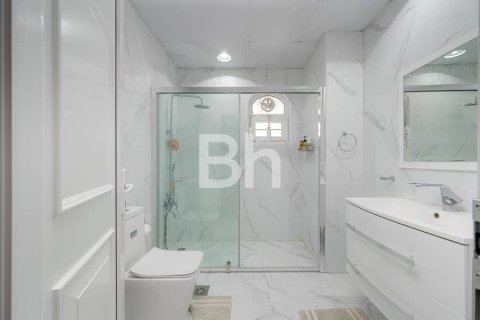 Villa en Dubai, 7 dormitorios, 1073 m², № 21286 - foto 5