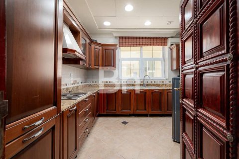 Villa en Dubai, 7 dormitorios, 1073 m², № 21286 - foto 13