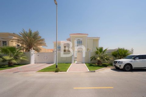 Villa en Dubai, 7 dormitorios, 1073 m², № 21286 - foto 23