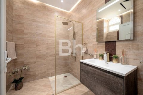 Villa en Dubai, 7 dormitorios, 1073 m², № 21286 - foto 17