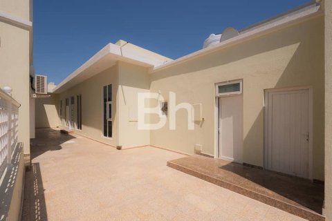 Villa en Dubai, 7 dormitorios, 1073 m², № 21286 - foto 24