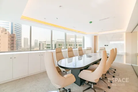 Снять в аренду офис в Barsha Heights (Tecom), Дубай: 161м², № 64536 - фото 8