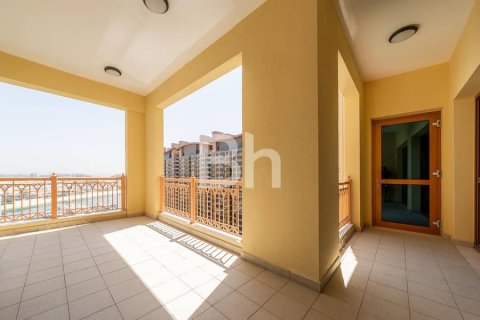 Apartment in Palm Jumeirah, Dubai 3 bedrooms, 377 sq.m. № 56947 - photo 12