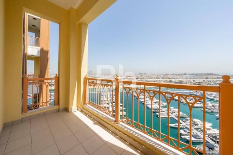 Apartment in Palm Jumeirah, Dubai 3 bedrooms, 377 sq.m. № 56947 - photo 11