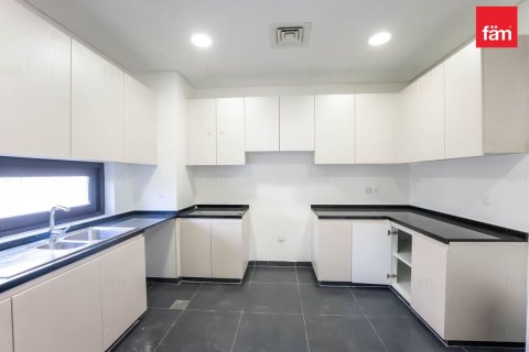 Снять в аренду таунхаус в Дубае: 3 спальни, 255.9м², № 67488 - фото 12