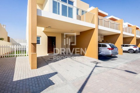 Снять в аренду таунхаус в DAMAC Hills (Akoya by DAMAC), Дубай: 3 спальни, 167м², № 20911 - фото 17