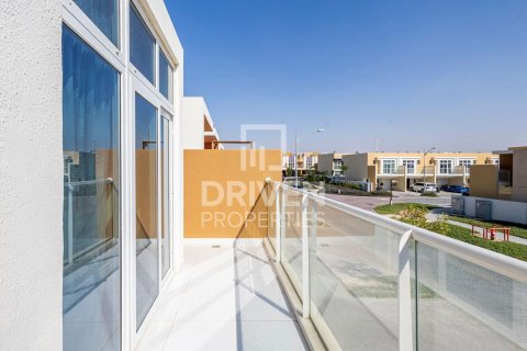 Снять в аренду таунхаус в DAMAC Hills (Akoya by DAMAC), Дубай: 3 спальни, 167м², № 20911 - фото 14