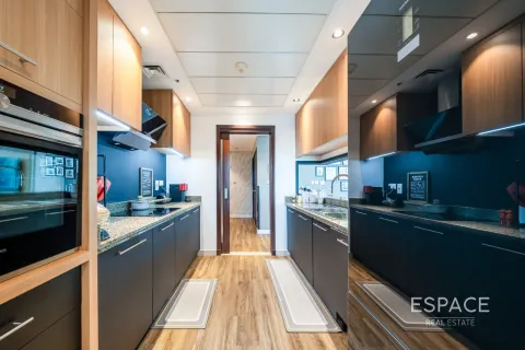 Apartment in Dubai Marina, Dubai 2 bedrooms, 144 sq.m. № 71007 - photo 6