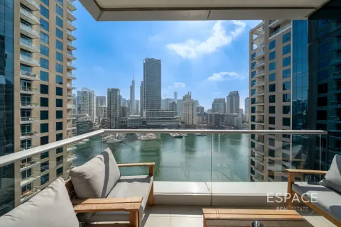 Apartment in Dubai Marina, Dubai 2 bedrooms, 144 sq.m. № 71007 - photo 17