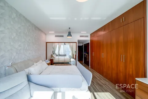 Apartment in Dubai Marina, Dubai 2 bedrooms, 144 sq.m. № 71007 - photo 14