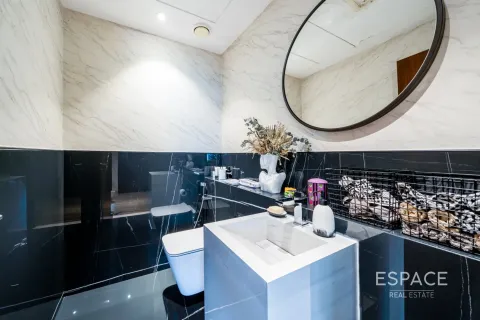 Apartment in Dubai Marina, Dubai 2 bedrooms, 144 sq.m. № 71007 - photo 16