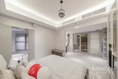 Apartment in Downtown Dubai (Downtown Burj Dubai), Dubai 2 bedrooms, 244 sq.m. № 71008 - photo 16