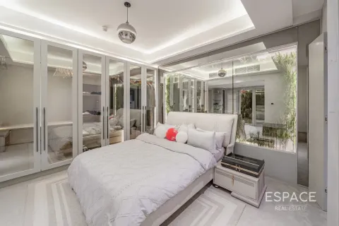 Apartment in Downtown Dubai (Downtown Burj Dubai), Dubai 2 bedrooms, 244 sq.m. № 71008 - photo 8