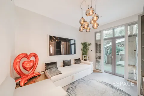 Apartment in Downtown Dubai (Downtown Burj Dubai), Dubai 2 bedrooms, 244 sq.m. № 71008 - photo 6