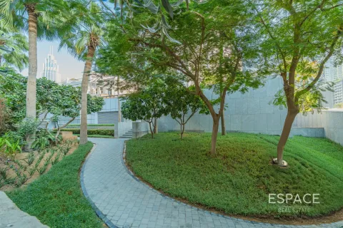 Apartment in Downtown Dubai (Downtown Burj Dubai), Dubai 2 bedrooms, 244 sq.m. № 71008 - photo 20