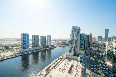 Apartment in Business Bay, Dubai 3 bedrooms, 257 sq.m. № 71009 - photo 14