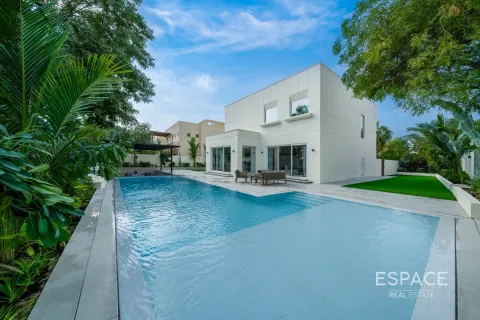 Villa in Meadows, Dubai 5 bedrooms, 344 sq.m. № 71006 - photo 1