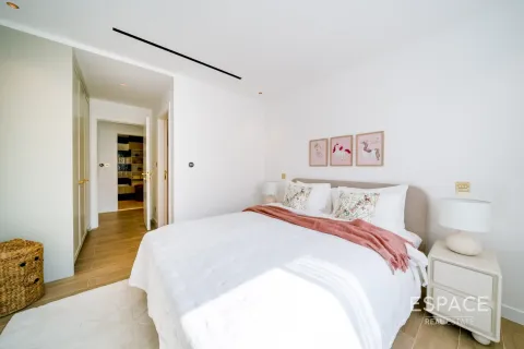 Villa in Meadows, Dubai 5 bedrooms, 344 sq.m. № 71006 - photo 15