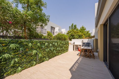 Townhouse in Tilal Al Ghaf, Dubai 4 bedrooms, 221.1 sq.m. № 142052 - photo 16
