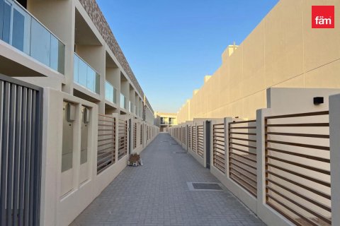 Villa in Dubai 4 bedrooms, 202.7 sq.m. № 139629 - photo 15