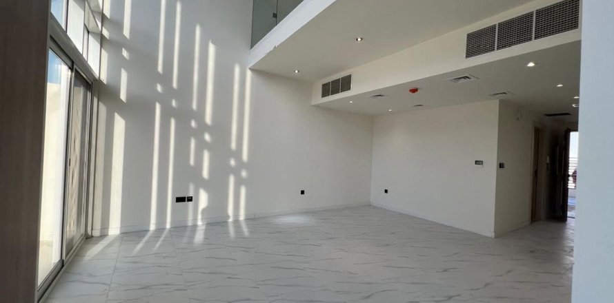 Villa in Dubai 4 bedrooms, 202.7 sq.m. № 139629