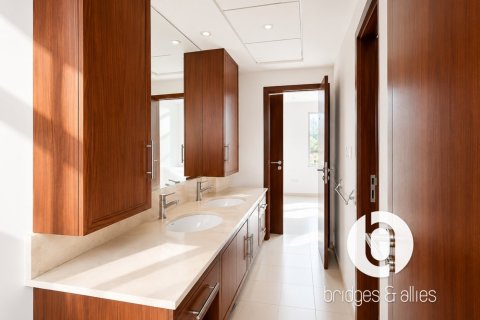 Apartment in Downtown Dubai (Downtown Burj Dubai), Dubai 3 bedrooms, 221 sq.m. № 115736 - photo 15