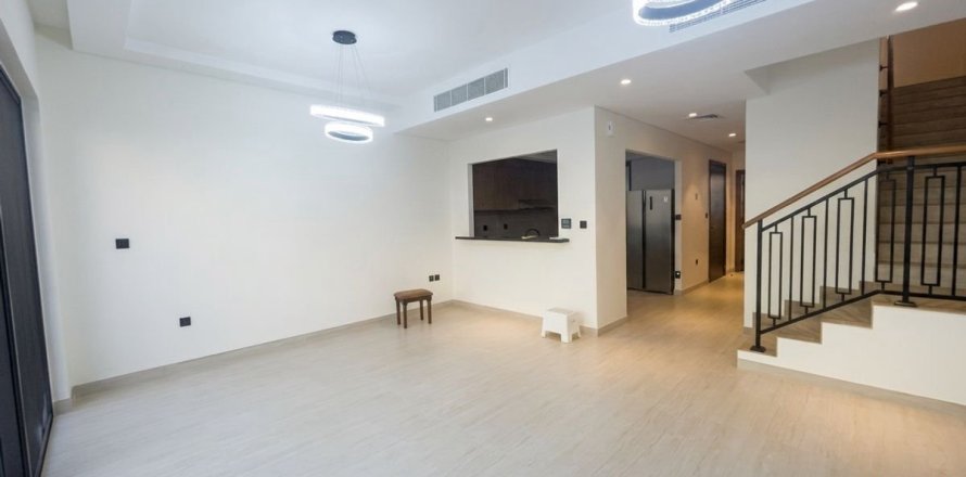 Townhouse in Dubai 4 bedrooms, 143.9 sq.m. № 110115
